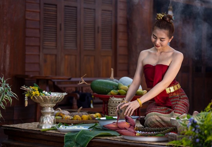 Woman in traditional Thai dress 