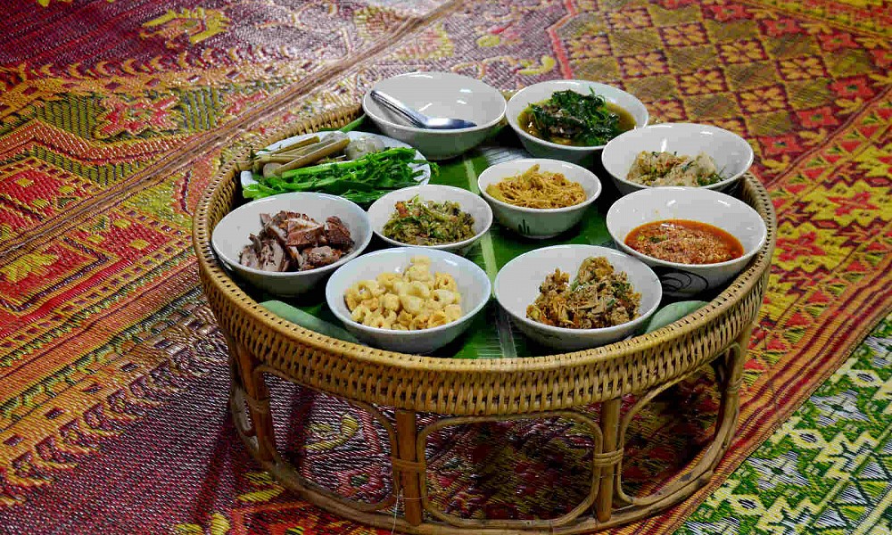 A traditional rattan khan tok tray